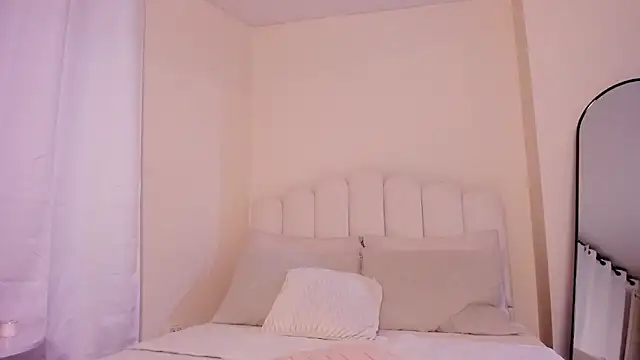 evely_coelloo's cam snapshot