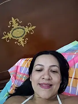 LindaSalo33 live sex cam