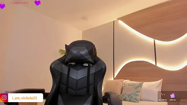 samantha_17_'s cam snapshot