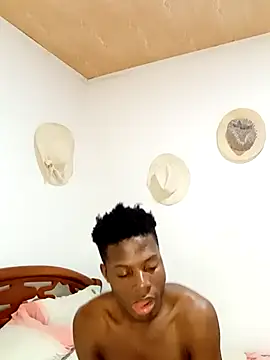 DalianHR33's cam snapshot