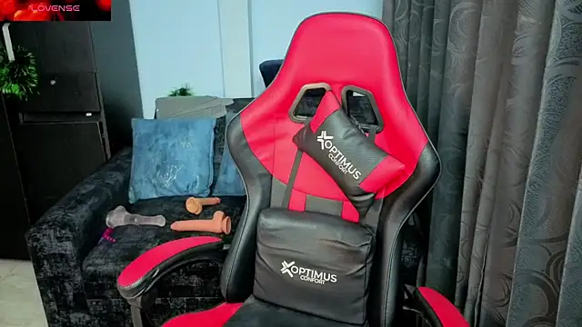 charlotee_lovee69's cam snapshot