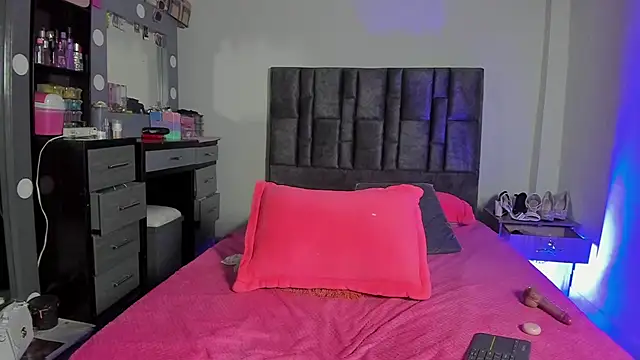 Esmeraldaa-'s cam snapshot