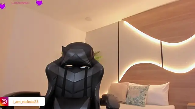 samantha_17_'s cam snapshot