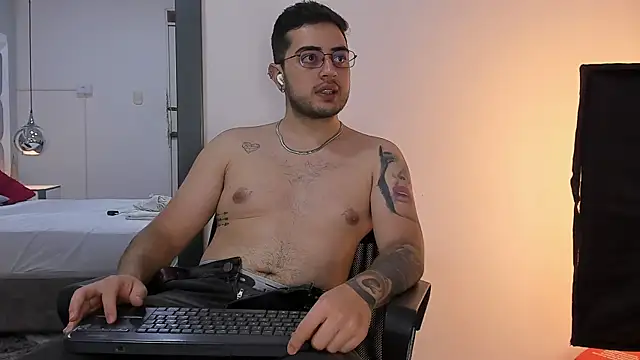 Ethan_Greys's cam snapshot