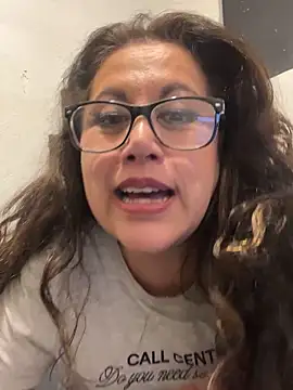 MirandaLatinaLovely's cam snapshot