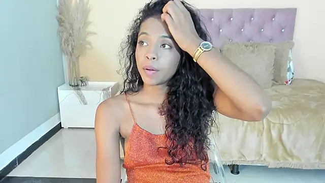 aniie_bby_4u's cam snapshot