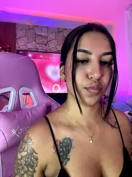 Tamara_Roberts1's cam snapshot