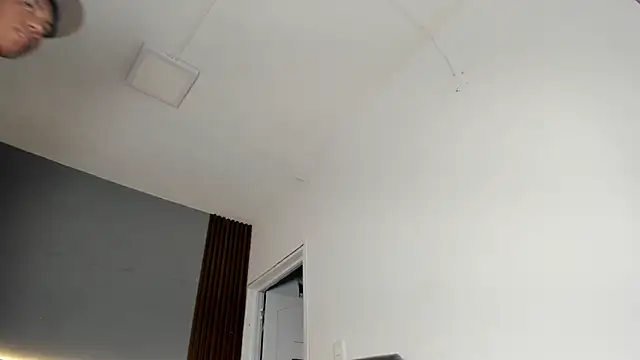 Brunette__boy live sex cam