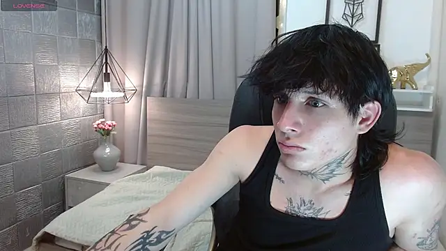 Iantwink18 live sex cam