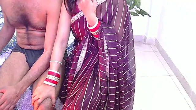 Lovelyy-couple's cam snapshot