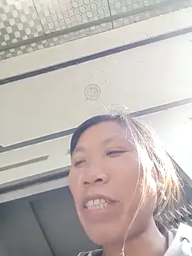 bella-la's cam snapshot