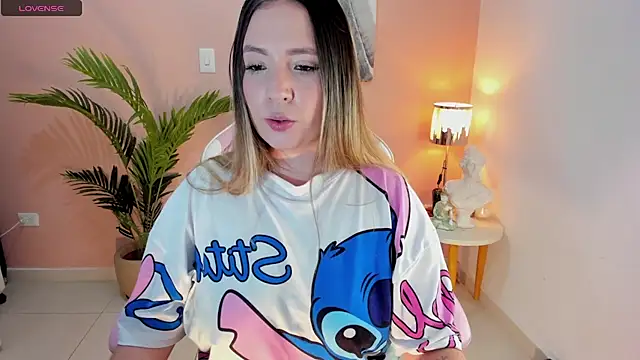 HannaMiller_1's cam snapshot