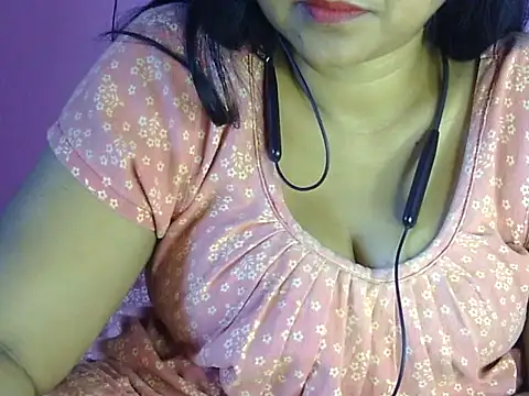 Pooja-suman's cam snapshot