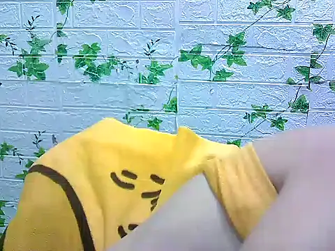 Suckable_leigh's cam snapshot