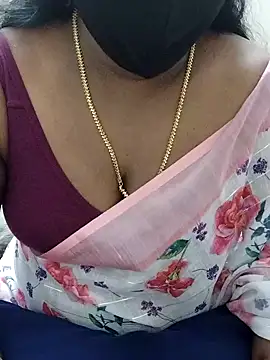 MrsNayoni77's cam snapshot