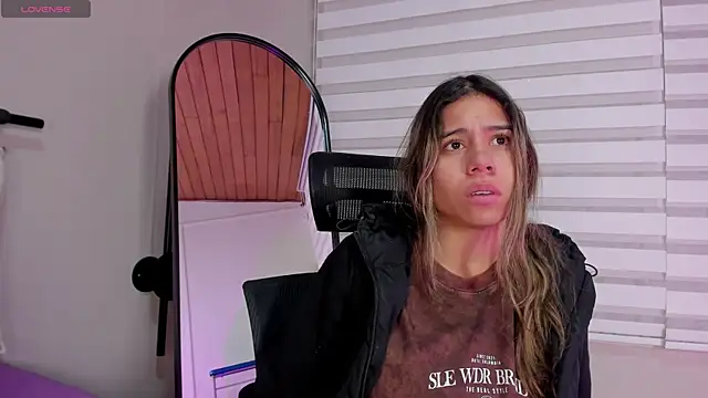 Rachell_criss's cam snapshot