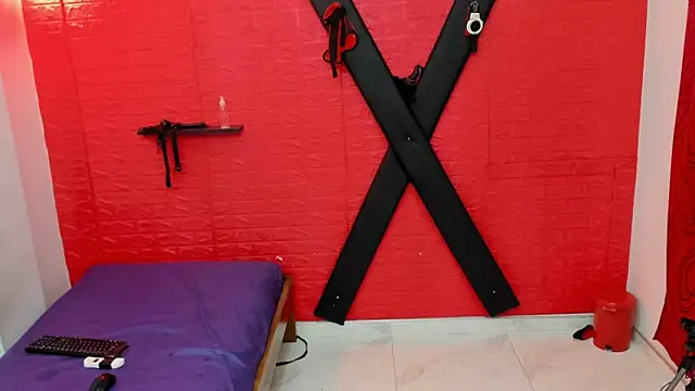 bdsmforever18's cam snapshot