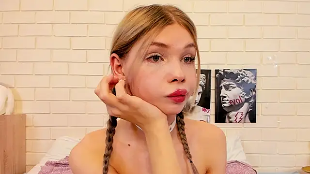 Blondy_Fina live sex cam