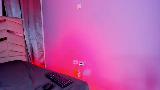 AntonellaLeon_'s cam snapshot