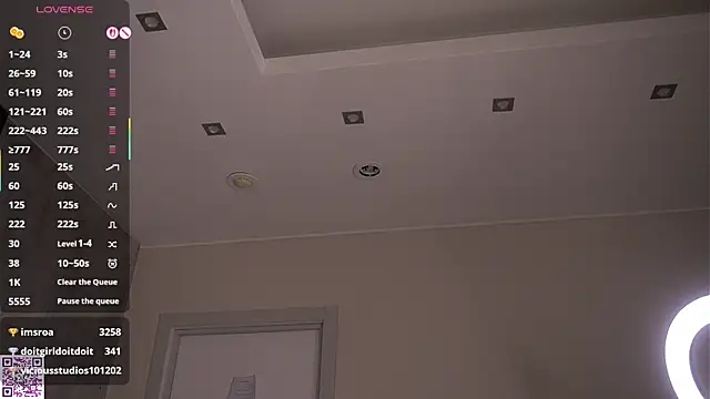 Lisafoxy_'s cam snapshot