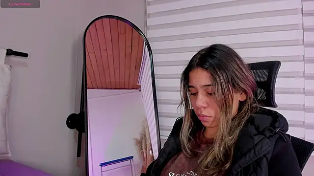 Rachell_criss's cam snapshot