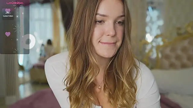 PeachyLina live sex cam