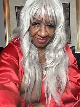 BreanaDivine's cam snapshot