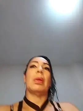 naiaratobon__'s cam snapshot