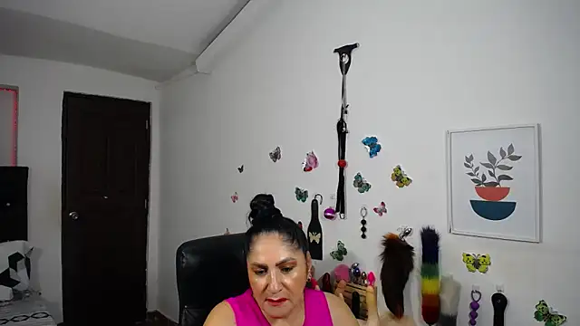 mature_bigboobs10's cam snapshot