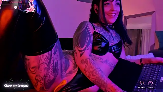 Megan_inked's cam snapshot