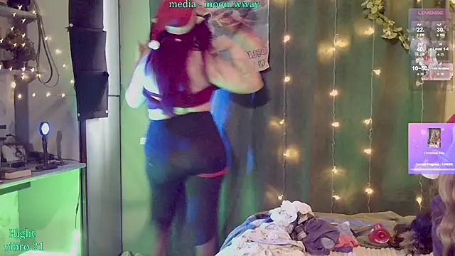 MoonWayWithMemes's cam snapshot