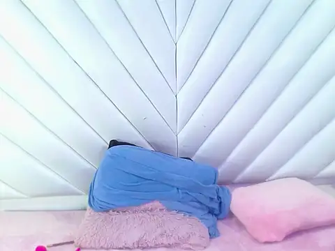 luna_owens_'s cam snapshot