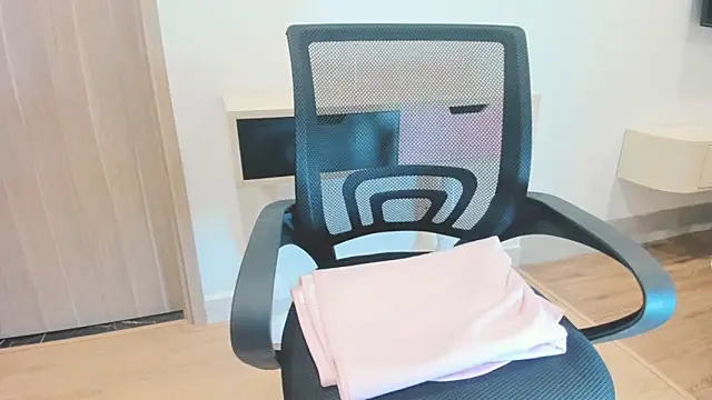 MoonlitPearl's cam snapshot