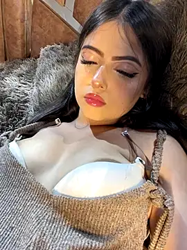 KyliePinkk_'s cam snapshot