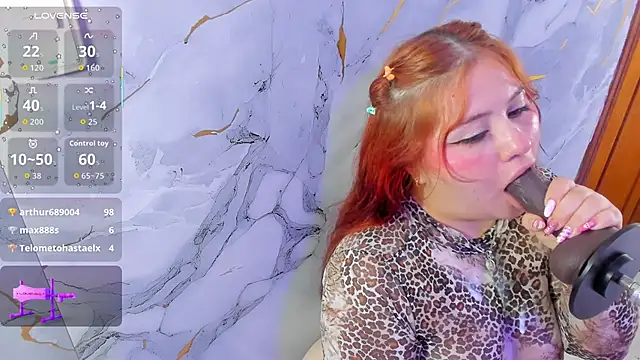 alana_glasses's cam snapshot