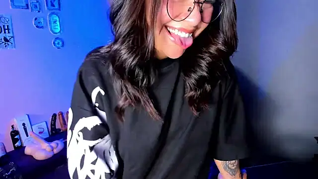 Amy_hoy69's cam snapshot