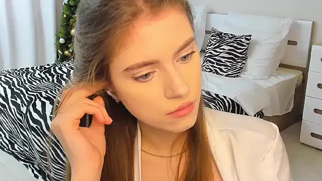 Erica_Kiss's cam snapshot