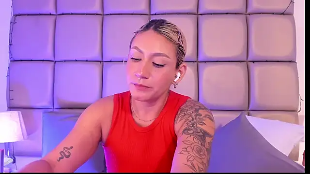 Emily_robertss's cam snapshot