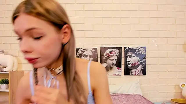 Blondy_Fina live sex cam