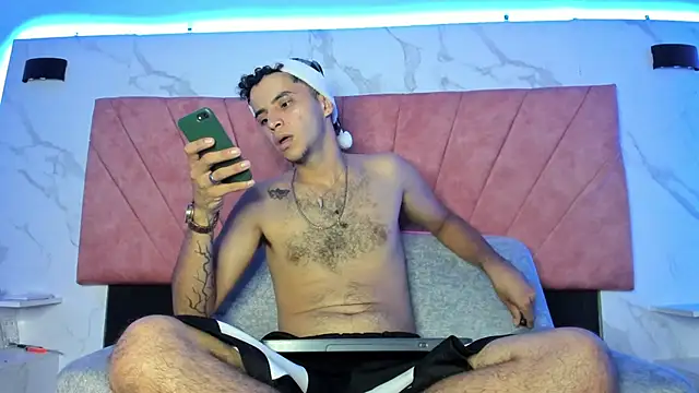 HellAndDante_'s cam snapshot