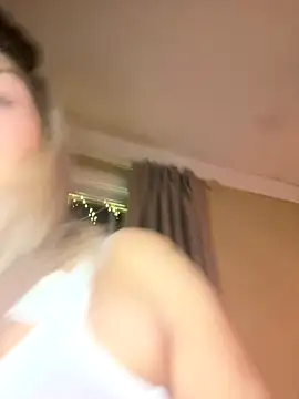 LittleMissEeve's cam snapshot