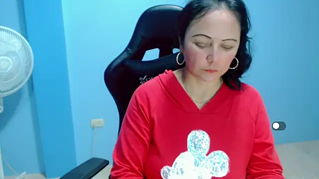 Lily_Benet1's cam snapshot