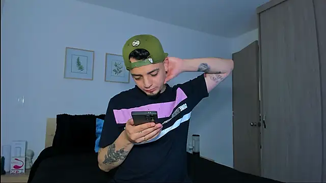 alejandro_calderon1's cam snapshot