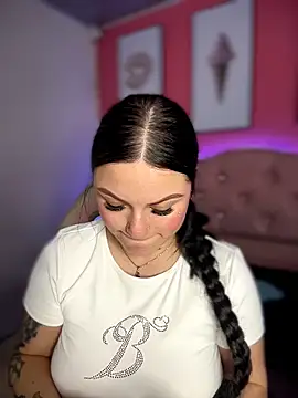 Megaan__More's cam snapshot