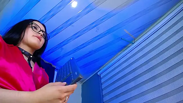 Emilyy05_'s cam snapshot