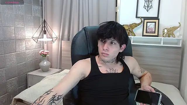 Iantwink18 live sex cam
