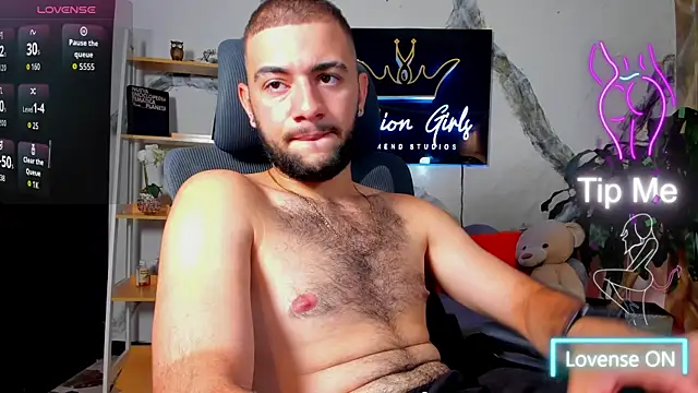 MaximusClark live sex cam