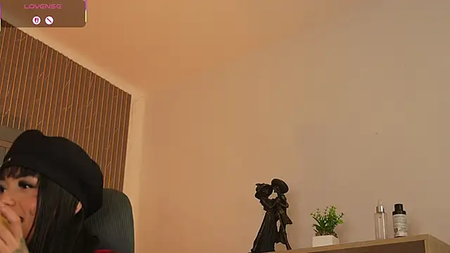 CleeoAdams_'s cam snapshot