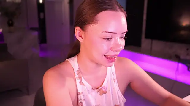 VixenMia's cam snapshot