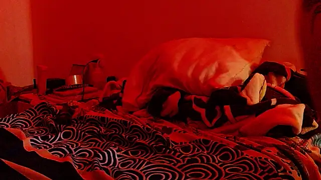 kityy_playful's cam snapshot